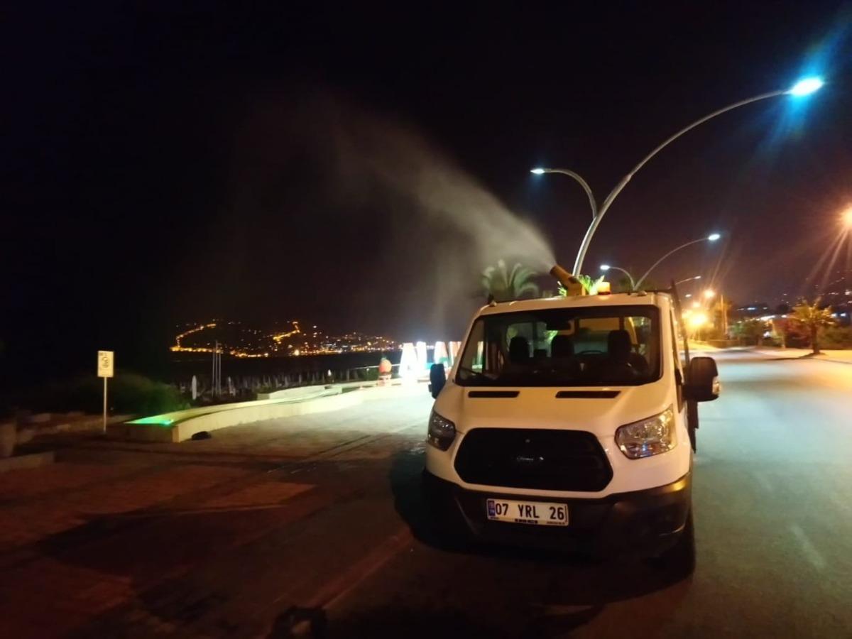 Antalya&rsquo;nın 19 il&ccedil;esinde bin 357 personelle sinekle yoğun m&uuml;cadele