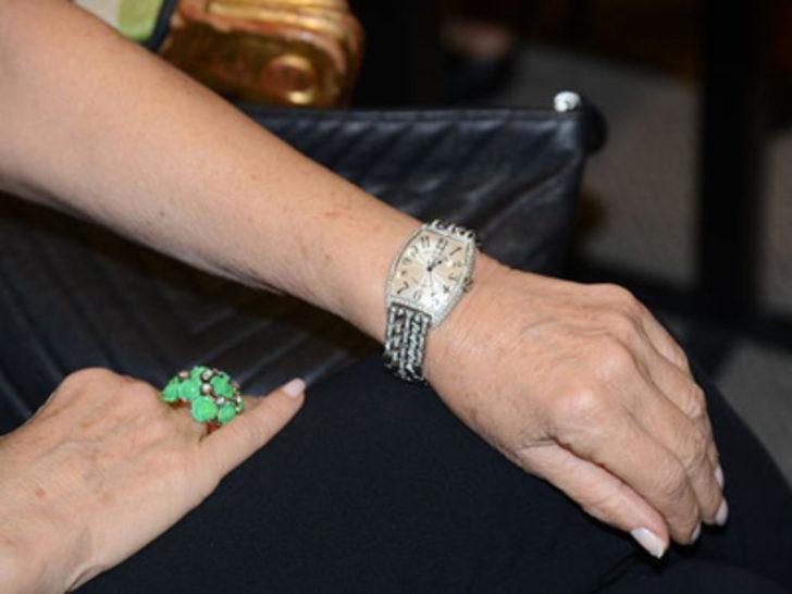 Kral'dan Nebahat Çehre'ye 100 bin dolarlık saat! G2