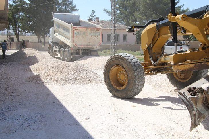Haliliye’nin kırsal mahallelerinde parke döşemesi sürüyor G3