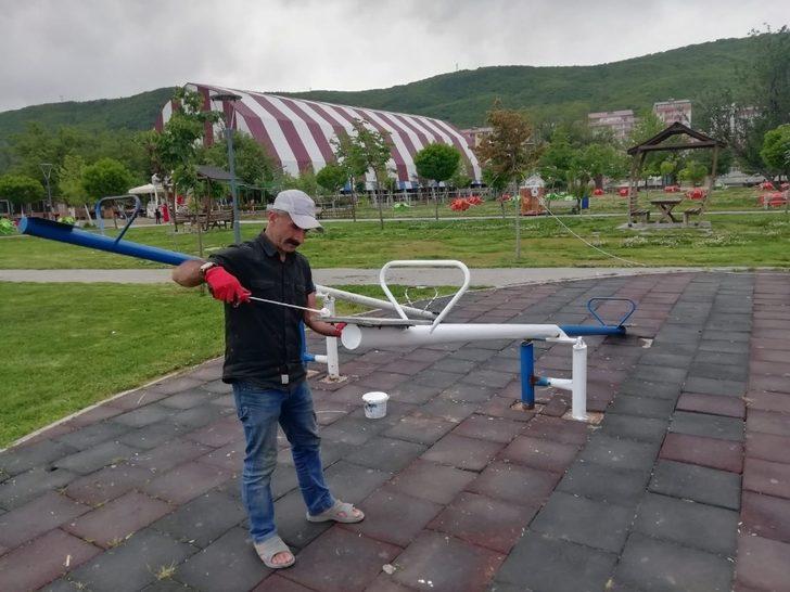 Tatvan’da parkların bakım ve tadilatı yapılıyor G3