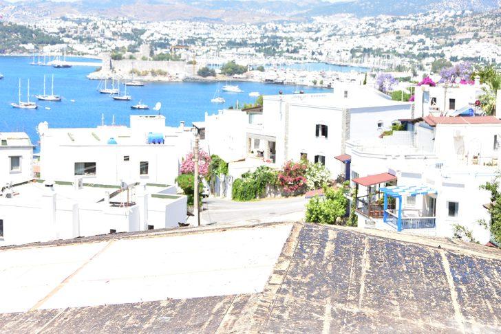 Can Dündar'a kötü haber! Villasındaki kaçak bölümler yıkılıyor G4