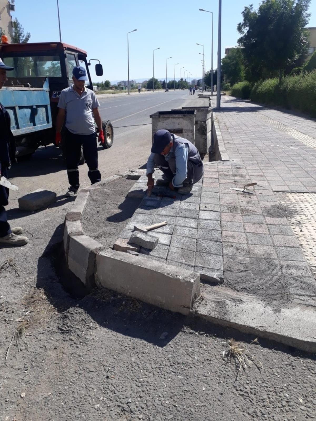 Bağlar&rsquo;da parke taşı d&ouml;şeme &ccedil;alışmaları