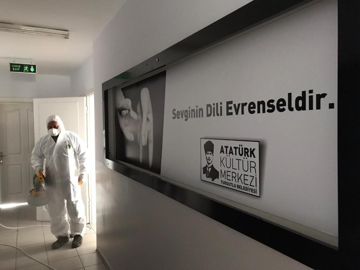 Turgutlu&rsquo;da faaliyetlerine yeniden başlayan merkezler dezenfekte edildi