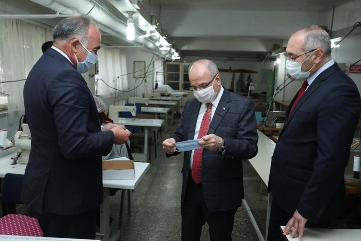 Vali &Ccedil;akacak, maske &uuml;retim at&ouml;lyesini ziyaret etti