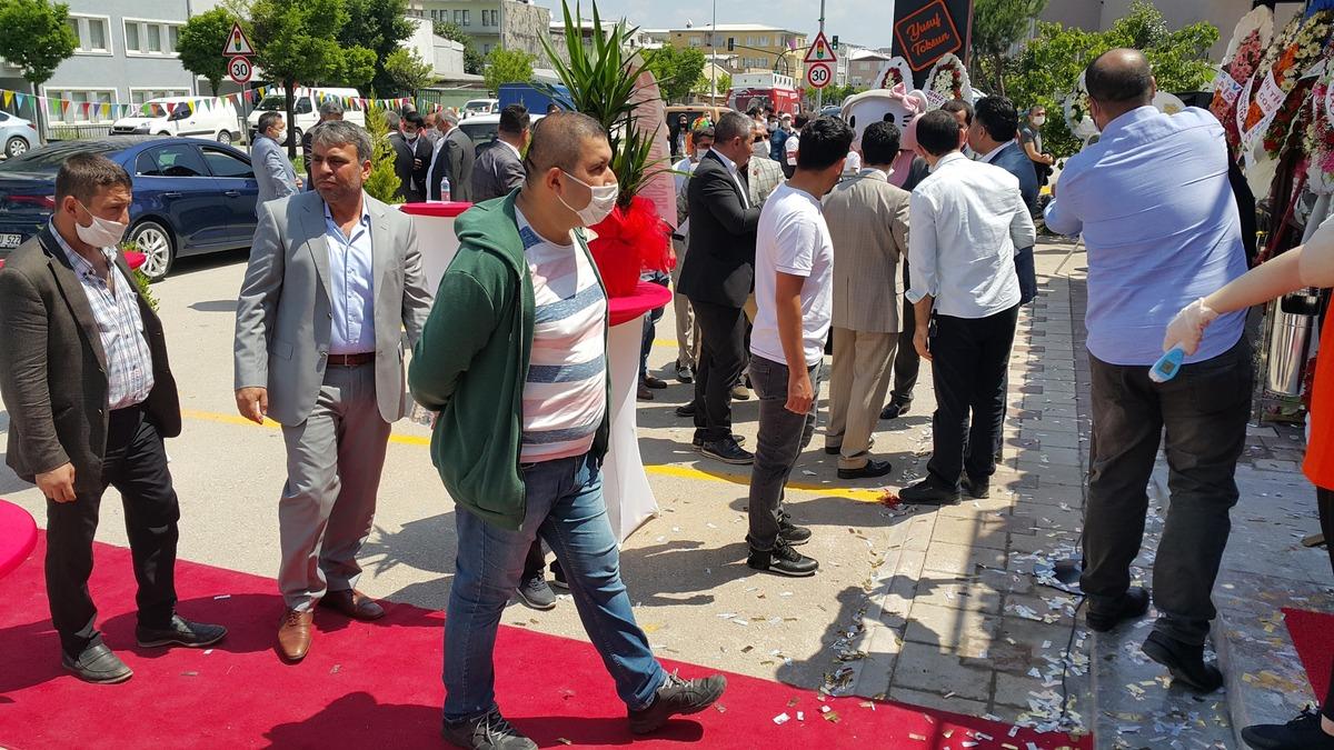 Bedava d&ouml;nere yoğun ilgi! Duyan oraya koştu