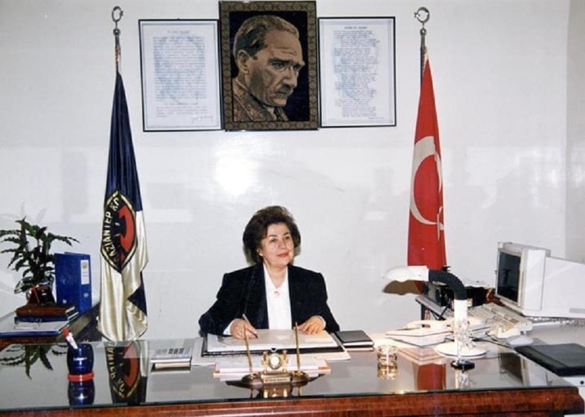 Fatma &ouml;ğretmen g&ouml;zyaşlarıyla uğurlandı