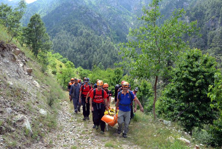450 metre yükseklikten düşen amatör dağcı öldü G1