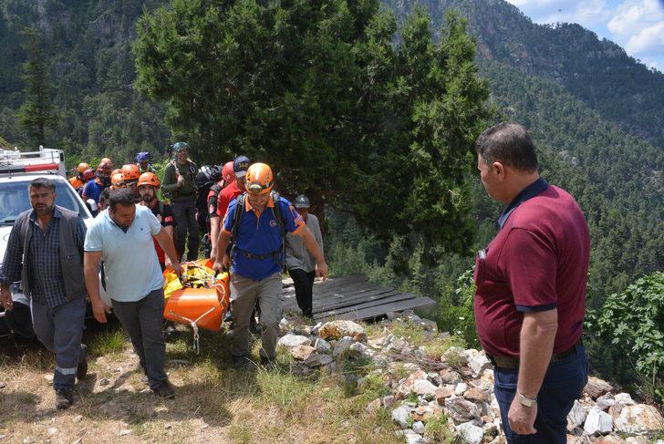 450 metre yükseklikten düşen amatör dağcı öldü G4