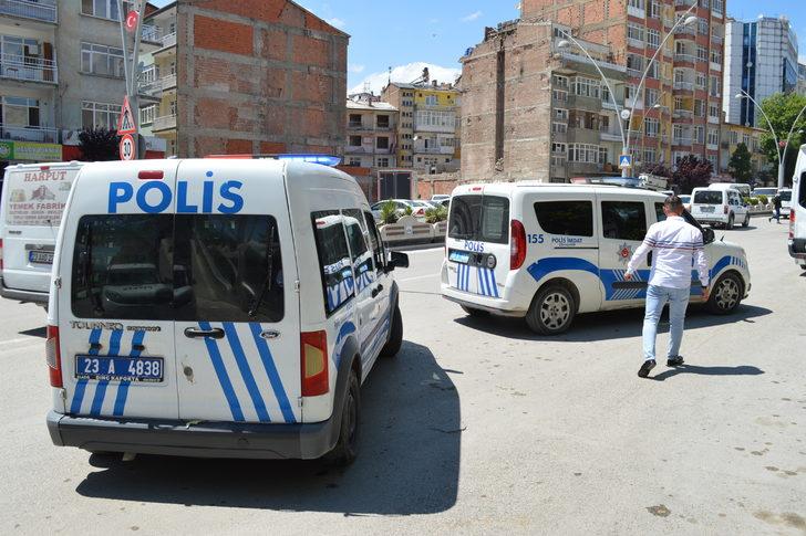 Bıçakla saldırdılar! Minibüste korkunç olay G2