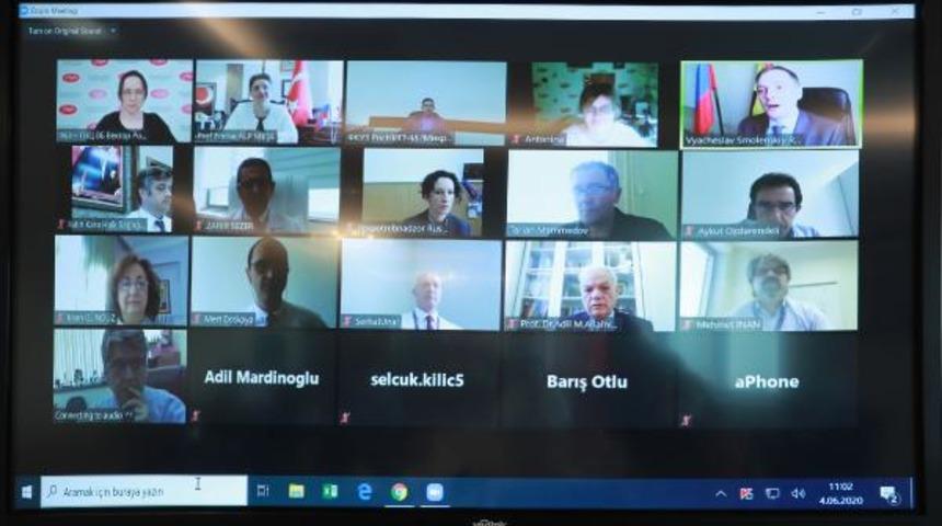 T&uuml;rk ve Rus bilim insanları Covid-19 aşısı i&ccedil;in toplandı