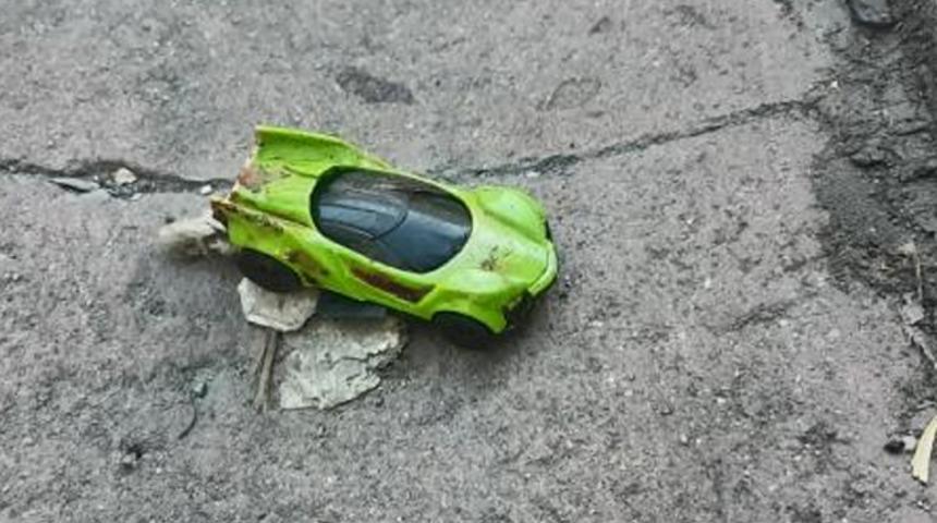 Esenyurt'ta minib&uuml;s&uuml;n &ccedil;arptığı &ccedil;ocuk hayatını kaybetti