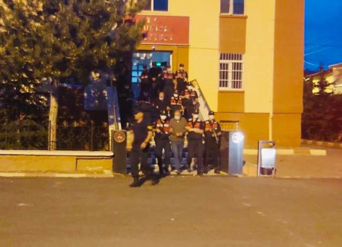 Niğde'de &ouml;zel ekip, 12 yıl &ouml;nceki faili me&ccedil;hul cinayeti &ccedil;&ouml;zd&uuml;