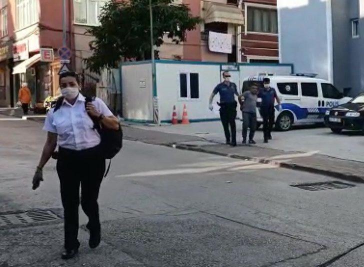 Tramvaya maskesiz bindiği için uyaran güvenlik görevlisi kadını darbetti G1