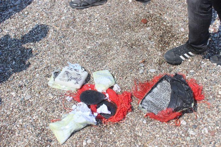 Sahildeki şüpheli çuvallardan büyü malzemeleri çıktı G5