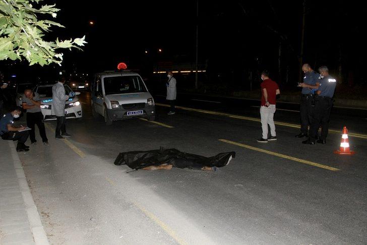 Seyir halindeki motosiklet devrildi: 1 ölü G3