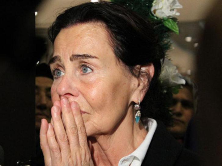 Fatma Girik'e 72.yaş sürprizi G5