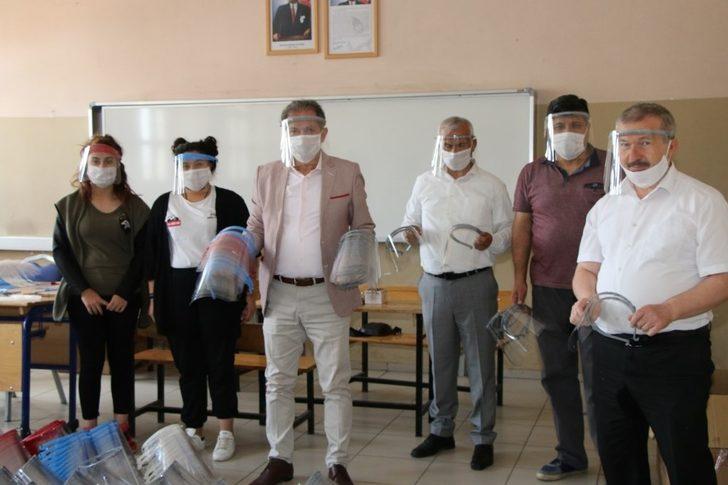 Liseliler 6 ilin dezenfektan ihtiyacını karşılıyor G1