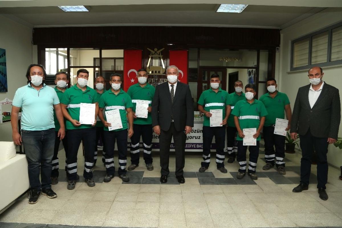 Efeler&rsquo;de 32 belediye personeli mesleki yeterlilik kazandı