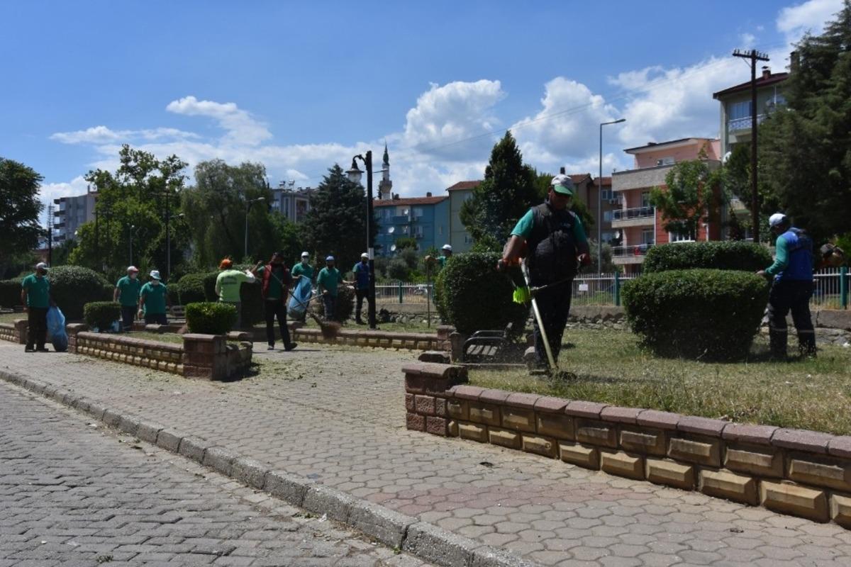 Nazilli Belediyesinden 4 ayrı noktada eş zamanlı &ccedil;alışma
