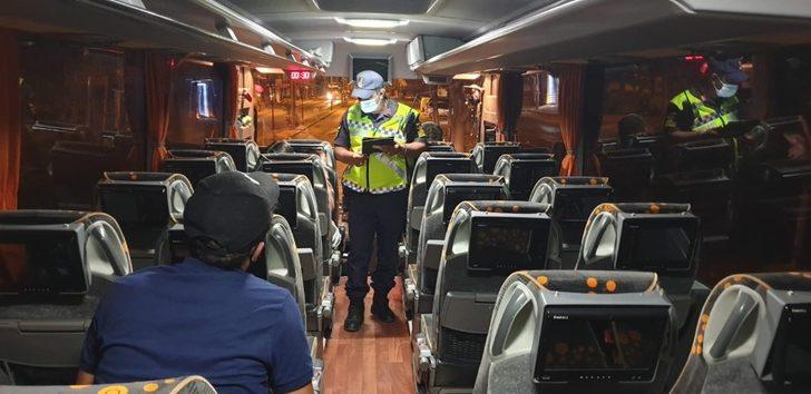 Şuhut’ta şehirlerarası yolcu otobüslerinde mesafe kontrolü G1