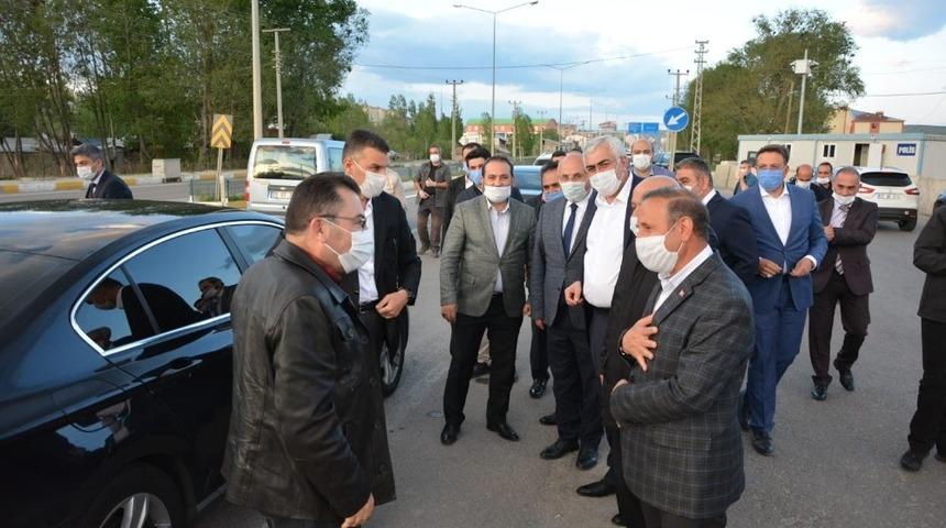 Sosyal mesafeli istişare toplantısı