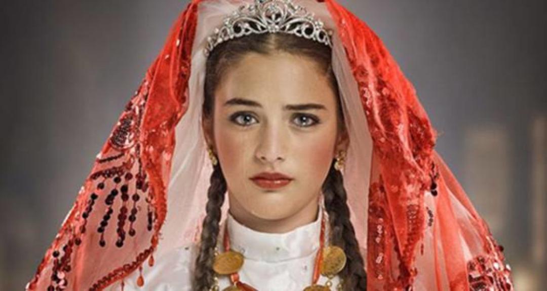 K&uuml;&ccedil;&uuml;k Gelin &Ccedil;ağla Şimşek b&uuml;y&uuml;d&uuml;! Son haline beğeni yağdı