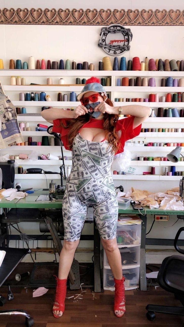 Phoebe Price maskelerini sergiledi! G2