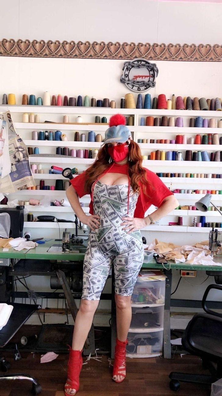 Phoebe Price maskelerini sergiledi! G5