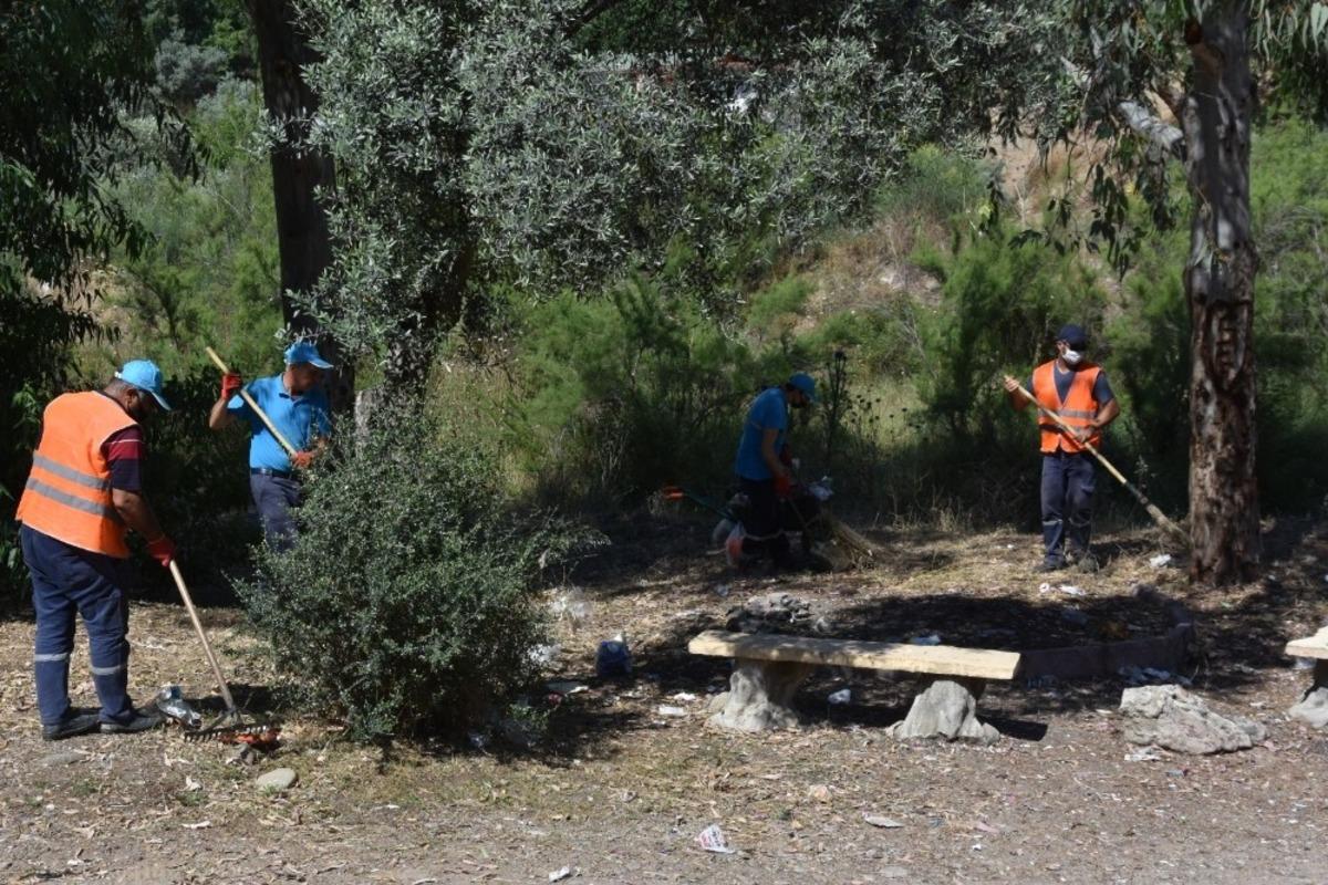 Nazilli&rsquo;deki yeşil alanlarda &ccedil;alışmalar s&uuml;r&uuml;yor