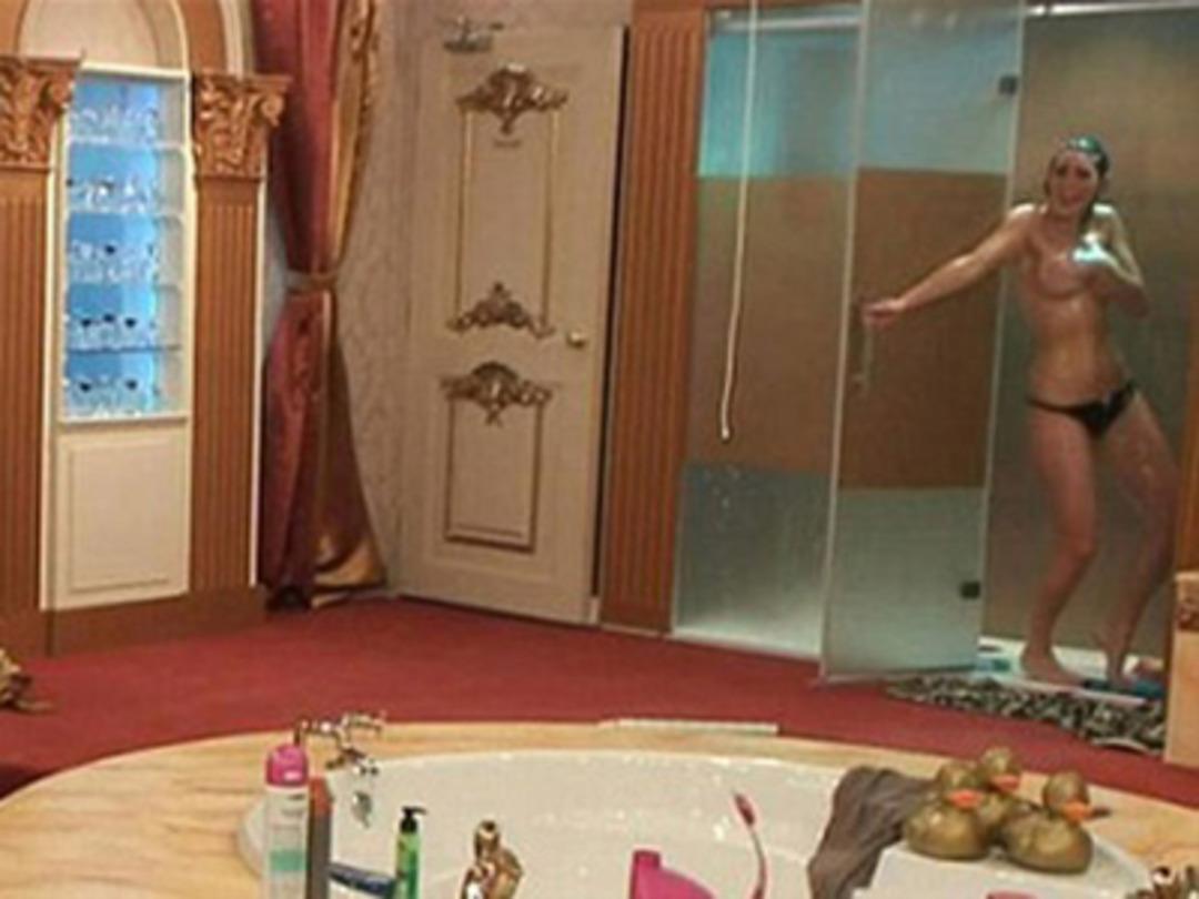 Big Brother evinde skandal g&ouml;r&uuml;nt&uuml;ler