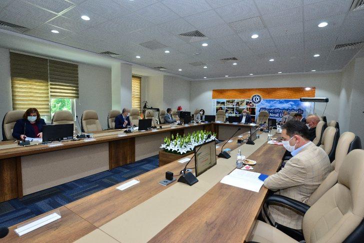 Rektör Savaş: “Merkezi sınavlarda korona virüs önlemlerini arttırdık” G2