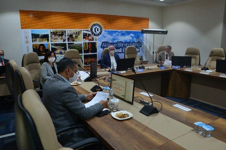 Rektör Savaş: “Merkezi sınavlarda korona virüs önlemlerini arttırdık” G3