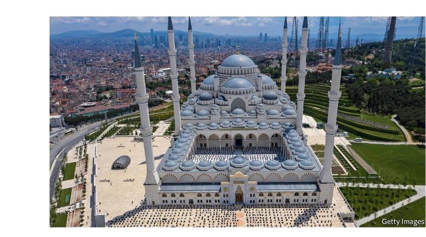 Economist dergisinden T&uuml;rkiye'nin koronavir&uuml;sle m&uuml;cadelesine &ouml;vg&uuml;