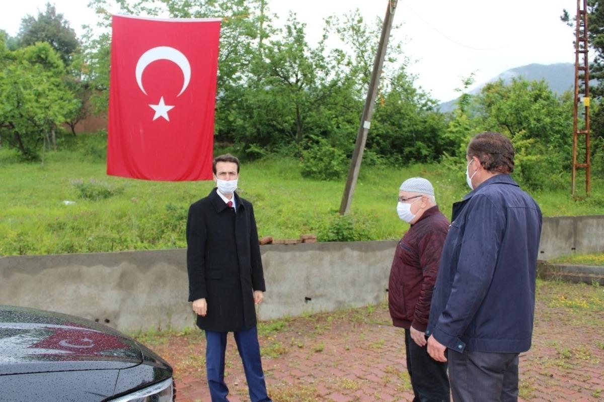 Cide Kaymakamlığı 46 k&ouml;ye maske ve dezenfektan &uuml;r&uuml;n&uuml; dağıttı