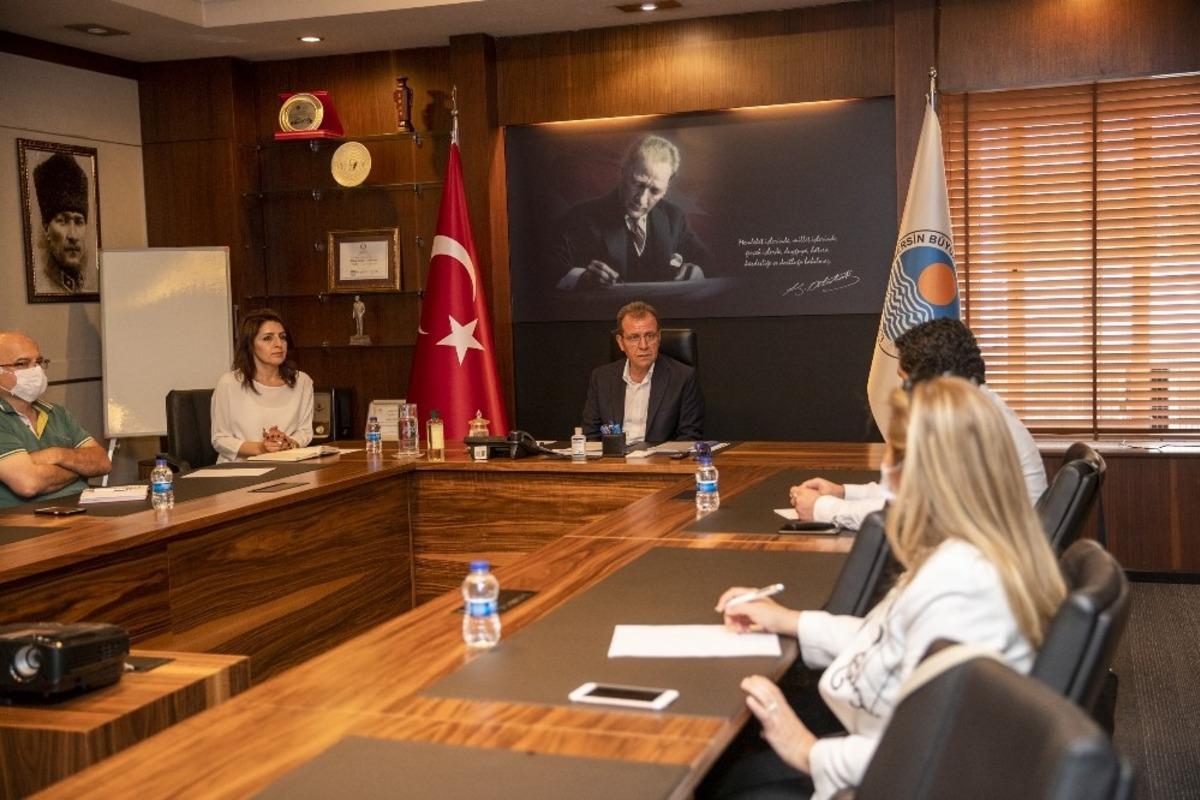 Se&ccedil;er: "Salgında n&uuml;fusa oranla &ouml;l&uuml;ml&uuml; vaka sayısının en az olduğu kent Mersin"