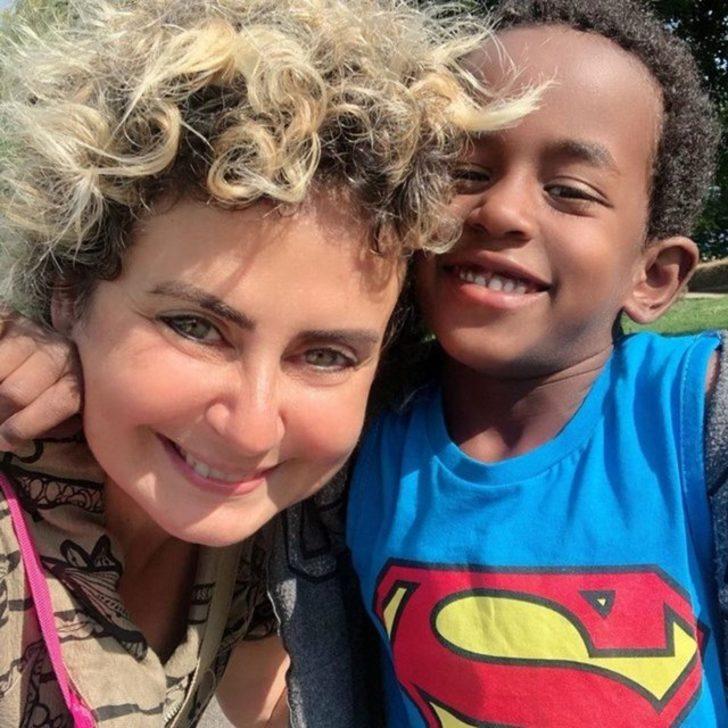 Esra Akkaya: Rengini sevdiğim evladım! G4