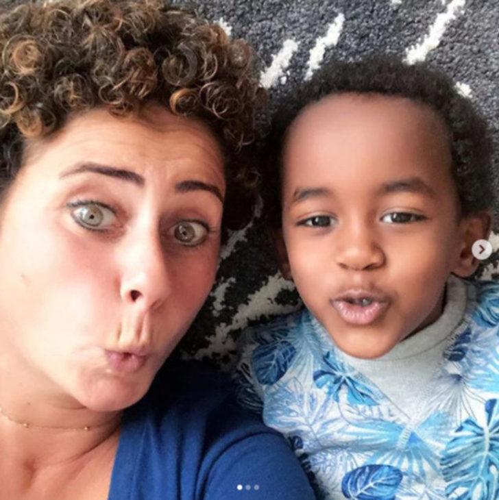 Esra Akkaya: Rengini sevdiğim evladım! G1