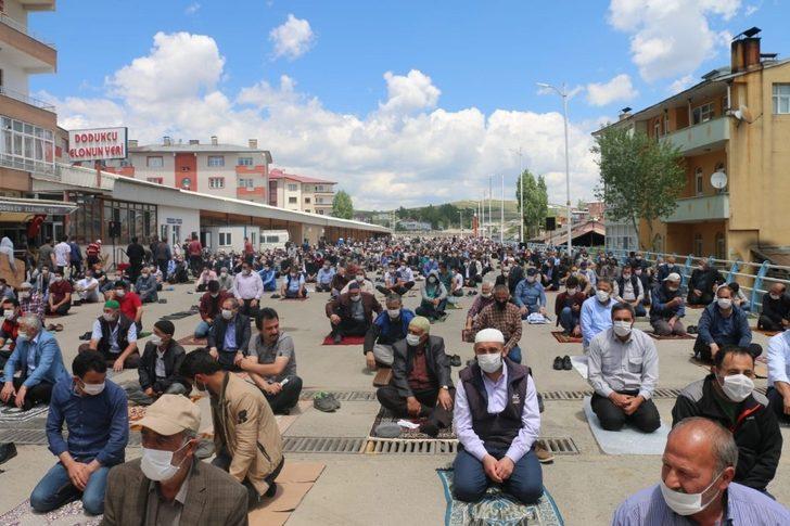 Aşkale, cuma namazına akın etti G3