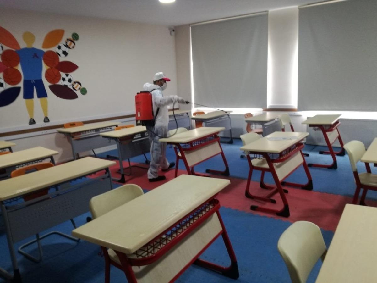 Bafra Belediyesi&rsquo;nden YKS &ouml;ncesi okullara dezenfeksiyon