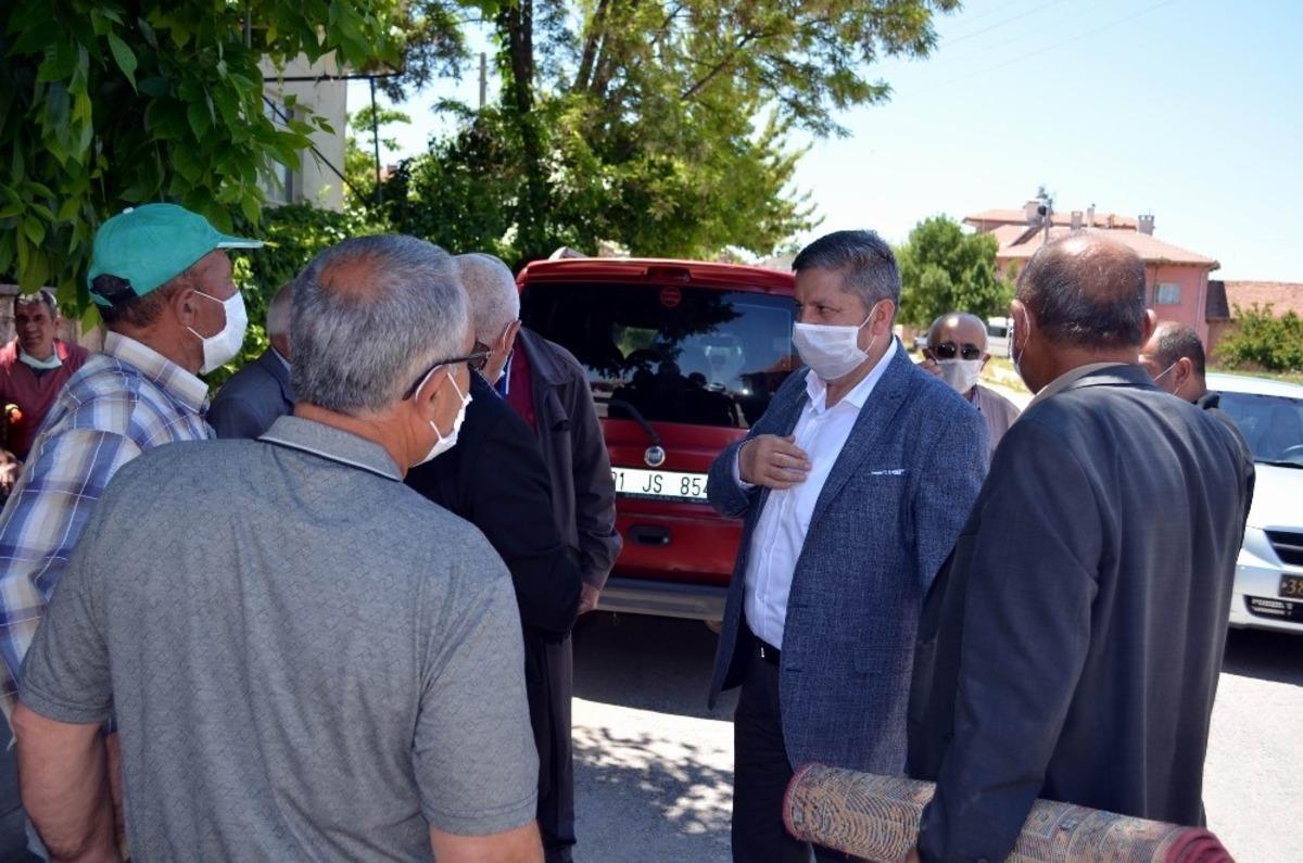 B&uuml;nyan&rsquo;da camilerde ikinci cuma namazı kılındı