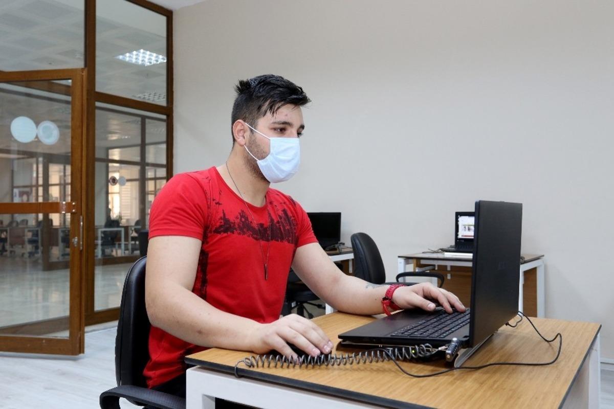 Aİ&Ccedil;&Uuml;&rsquo;den  &Uuml;niversite &Ouml;ğrencilerine Dijital Destek