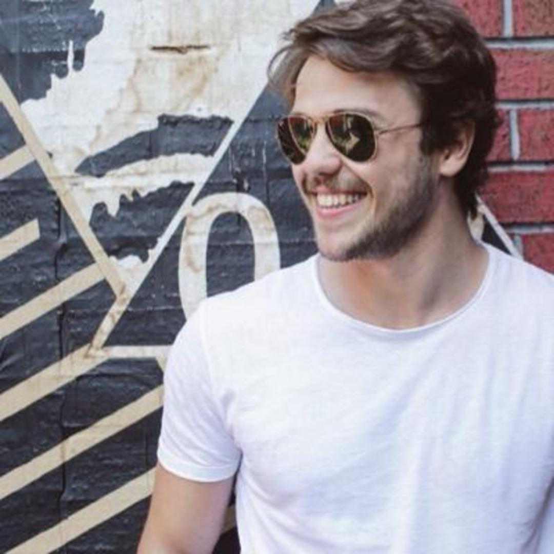 Kızların ilgisi utandırdı