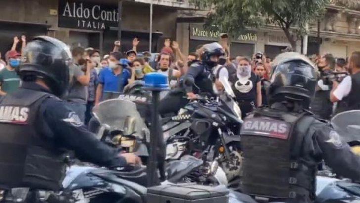 Meksika'da polis ateşe verildi G1