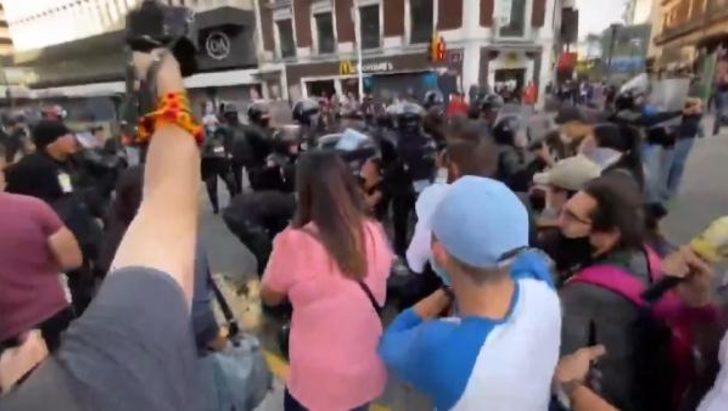 Meksika'da polis ateşe verildi G2