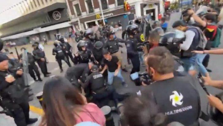 Meksika'da polis ateşe verildi G3
