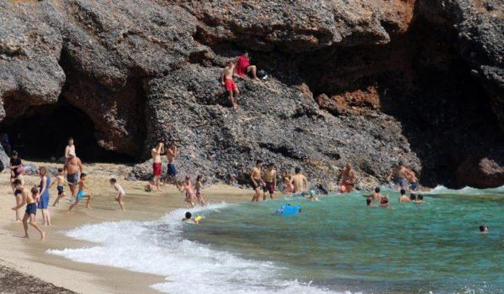 Alanya'da turistler plajlara akın etti!  G2