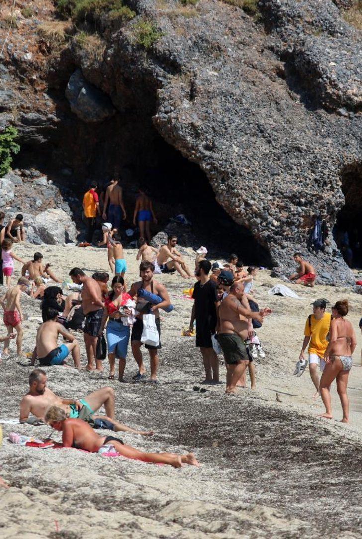 Alanya'da turistler plajlara akın etti!  G3