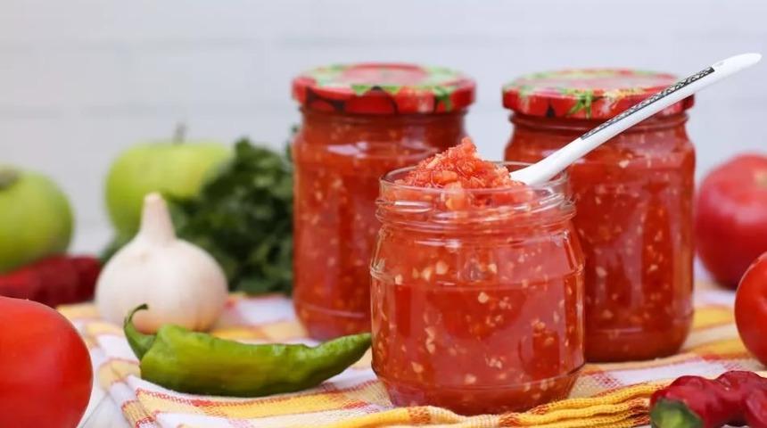  &Ccedil;&uuml;r&uuml;m&uuml;ş domatesleri sakın atmayın! &Ccedil;&uuml;r&uuml;yen b&ouml;l&uuml;mlerle neler yapıldığına &ccedil;ok şaşıracaksınız...