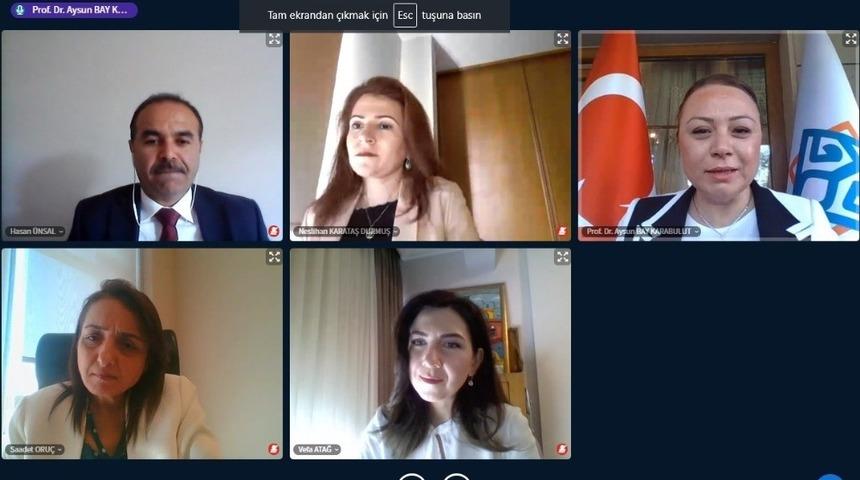 Korona vir&uuml;s&uuml;n uluslararası eğitim sistemine etkisi konuşuldu