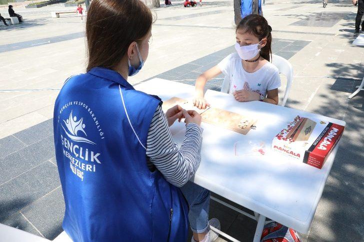 Belediye ve Gençlik Merkezinden evlerinde sıkılan çocuklara sürpriz etkinlik G2